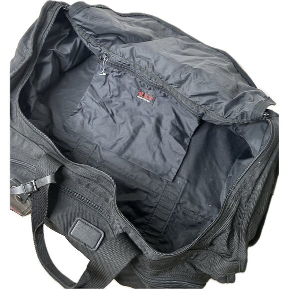 Vintage Tumi Ballistic Nylon Duffel Overnight Travel Bag Leather 26x12 USA - Picture 4 of 11